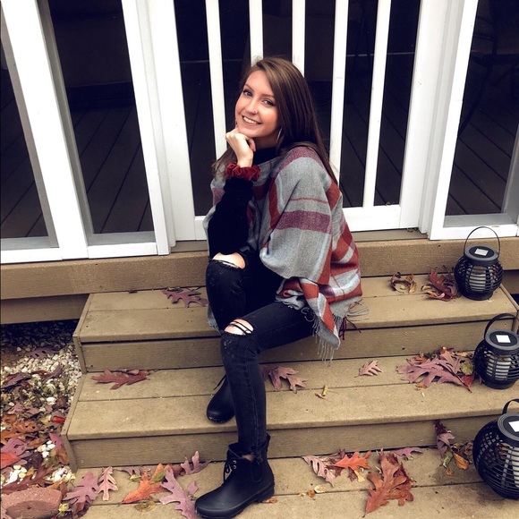 Meet your Posher, Sarah - Picture 2 of 4